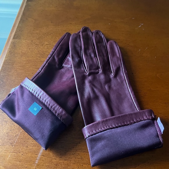 Italian Leather Slim Fit Gauntlet Length Elegant Burgundy Gloves. Size 7 - Picture 9 of 9